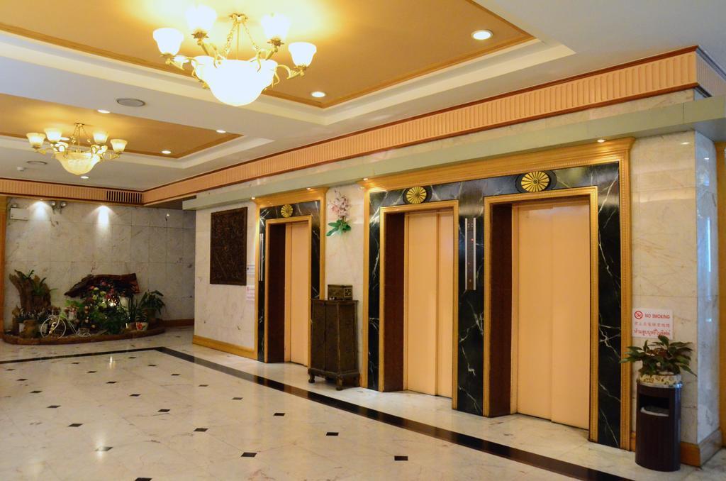 Ratchada City Hotel Banguecoque Exterior foto