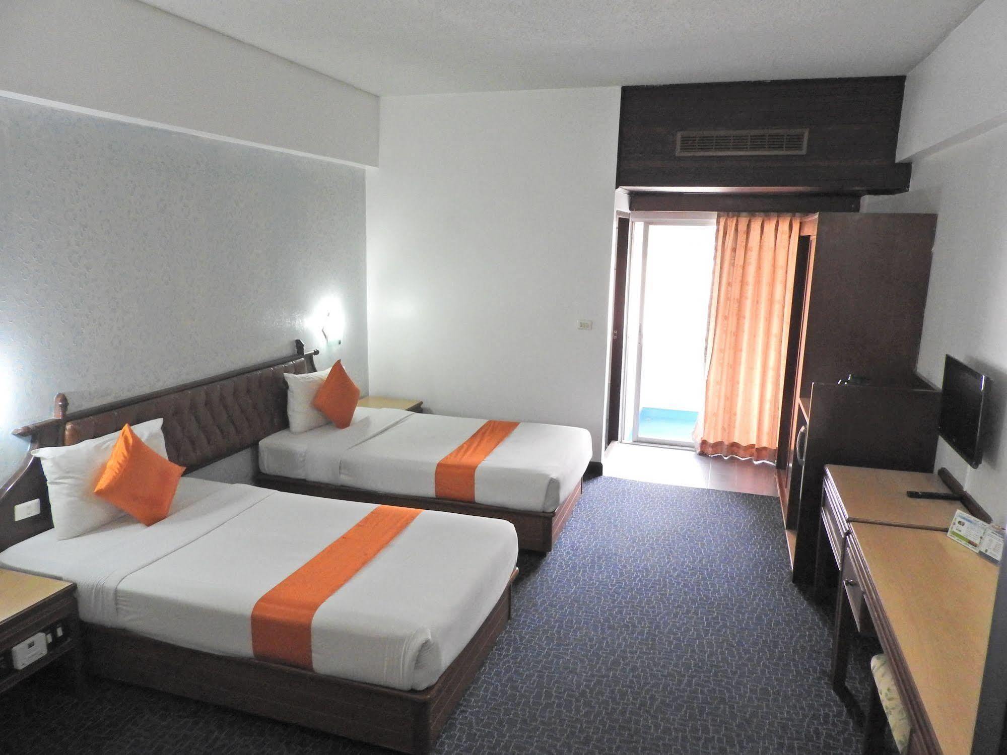 Ratchada City Hotel Banguecoque Exterior foto